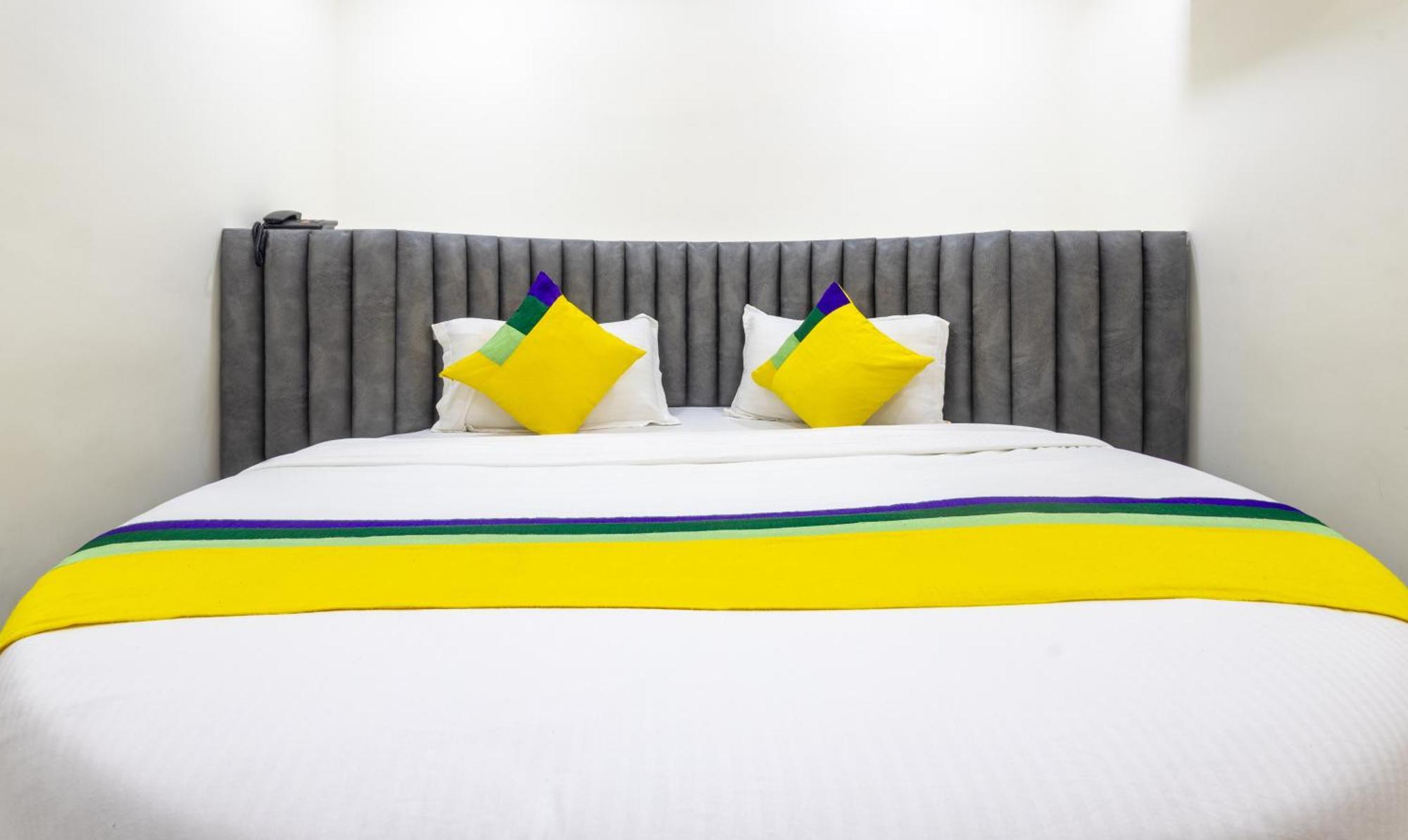 Itsy Hotels Signature, Nehru Nagar أحمد أباد المظهر الخارجي الصورة