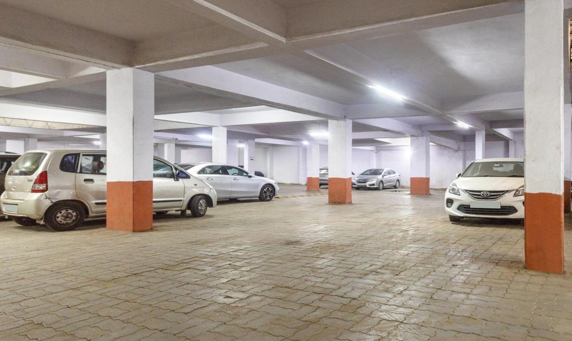 Itsy Hotels Signature, Nehru Nagar أحمد أباد المظهر الخارجي الصورة