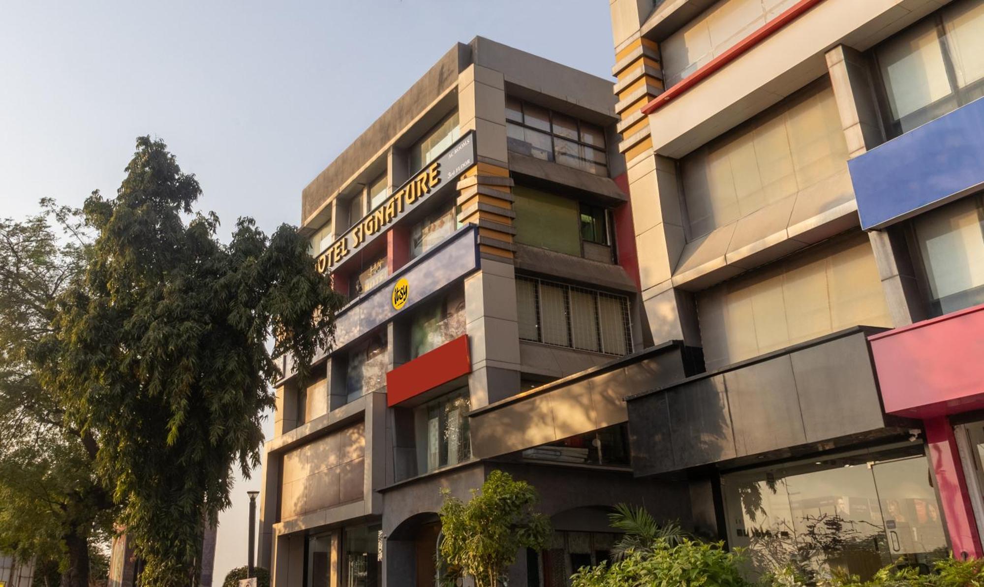 Itsy Hotels Signature, Nehru Nagar أحمد أباد المظهر الخارجي الصورة